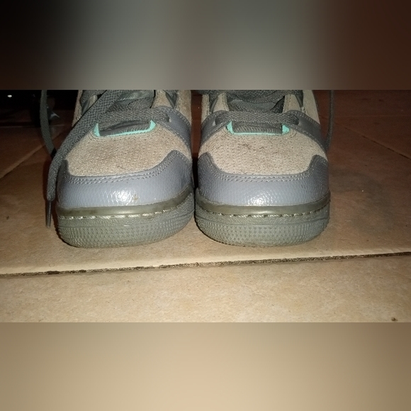 "NIKE". 599-410 SIZE 8-1/2 - Picture 2 of 14